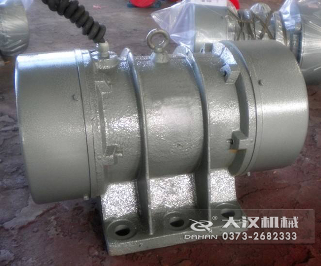 VB振動(dòng)電機(jī)是靠偏心塊的振動(dòng)而造成的，振動(dòng)源所以偏心塊的角度和大小是比較重要的。